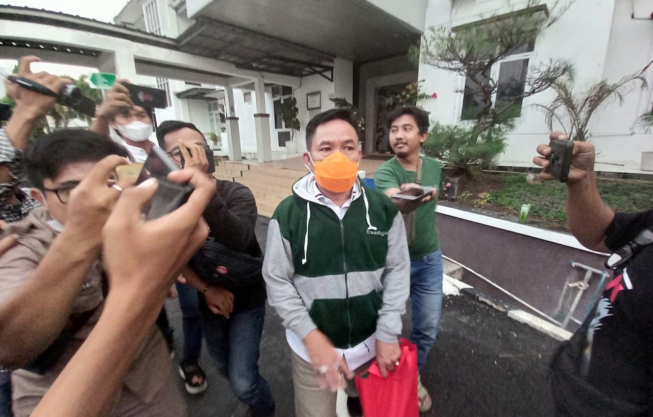 Mantan Kepala DLH Sahriwansah Diperiksa Kejati, Sempat Pulang dengan Mobil Berbeda