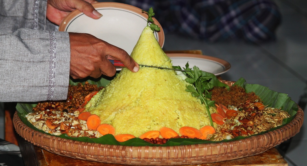 Sederet Daftar 5 kuliner Indonesia Ini Diyakini Bisa Membawa Keberuntungan, Apa Saja Itu?