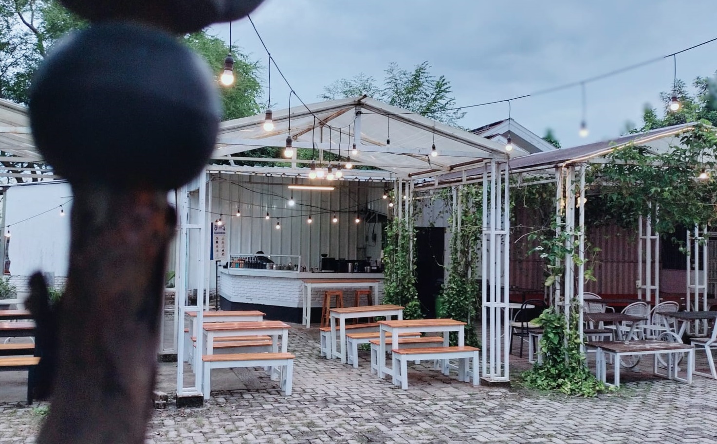 Asiknya Nongkrong di Blues Coffee Bandar Lampung, Dijamin Murah dan Bikin Betah!!