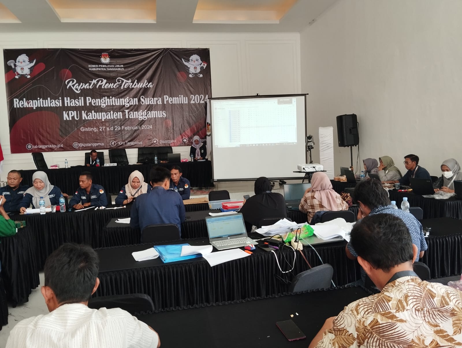 KPU Tanggamus Jadwalkan Pleno Rekapitulasi Penghitungan Suara Selama Tiga Hari, Dimulai Hari ini