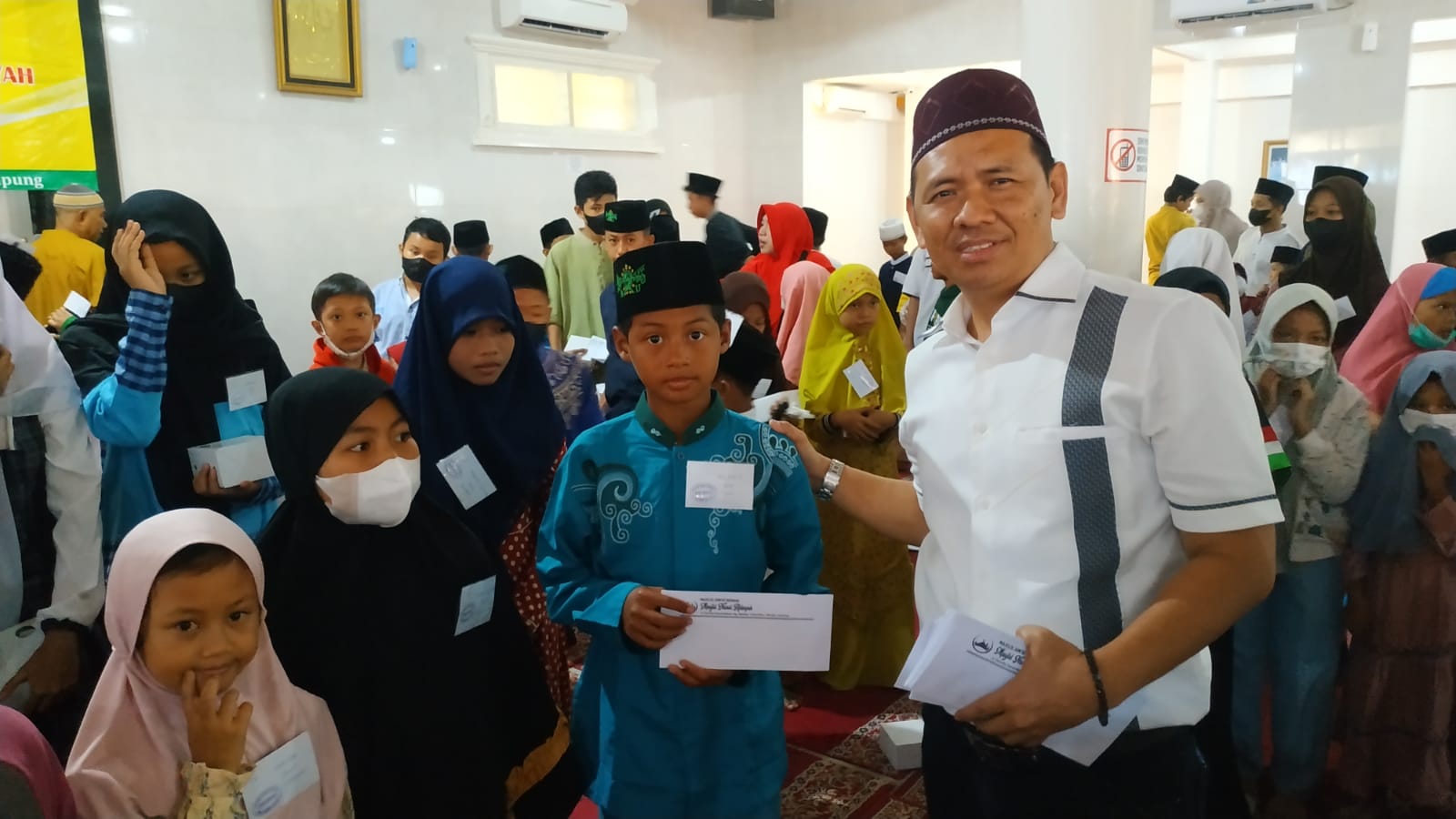 Rayakan Tahun Baru Islam 1444 H, Pengurus Masjid Nurul Hidayah Santuni 180 Anak Yatim