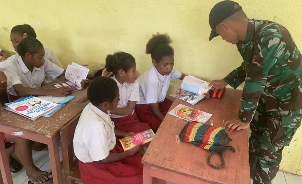 Petinggi TNI, Lihat Ini Aksi Prajurit TNI di Papua!
