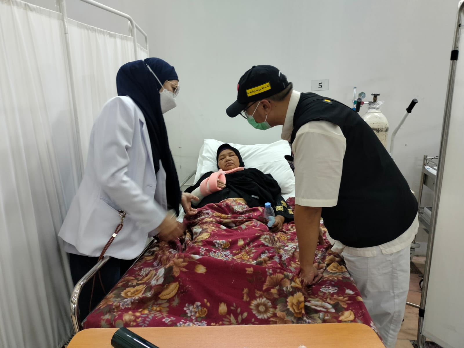 Dua Orang Jemaah Haji Asal Lampung Jatuh Dari Eskalator, Begini Kondisinya