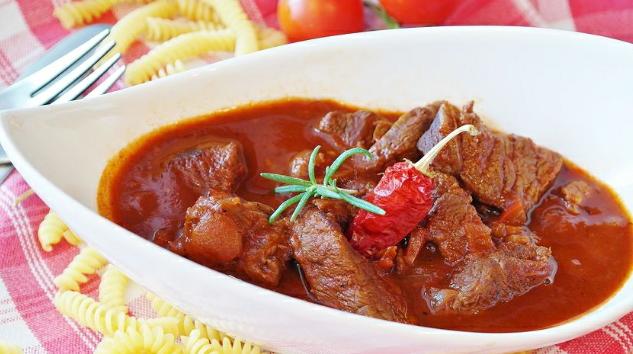 Awas, Terlalu Banyak Makan Daging Saat Lebaran Bisa Sebabkan Kolesterol Tinggi