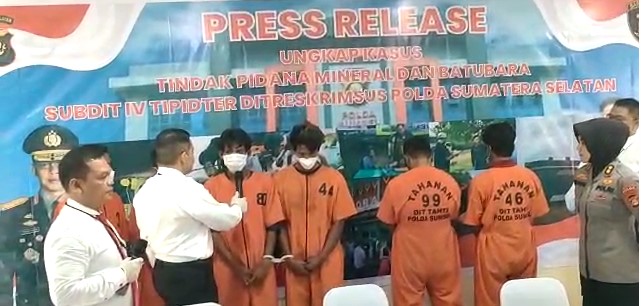 Nekat Angkut 98 Ton Batu Bara Ilegal, Enam Warga Asal Lampung Diamakan Polda Sumsel