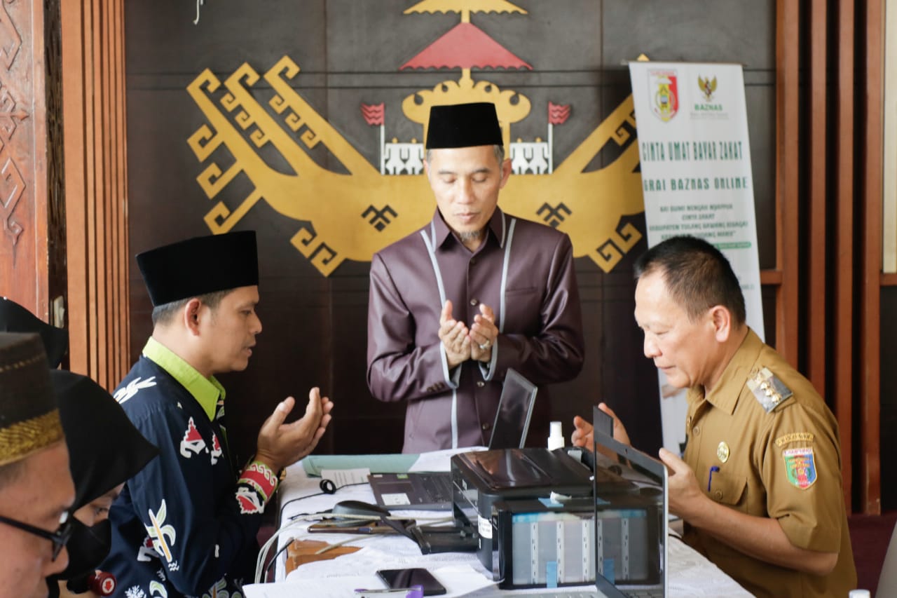 Ajak ASN Tunaikan Zakat, Pj Bupati Qudrotul Ikhwan Ungkap Banyak Manfaat