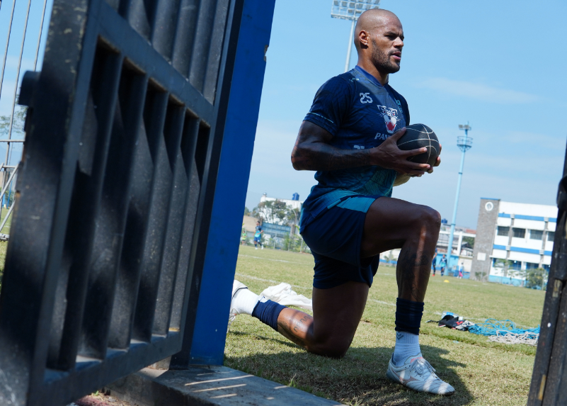 Kehadiran David Da Silva Dalam Latihan Persib Bandung Disambut Positif oleh Robert