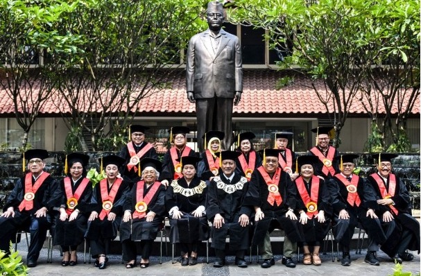 Daftar Guru Besar Fakultas Hukum Universitas Indonesia