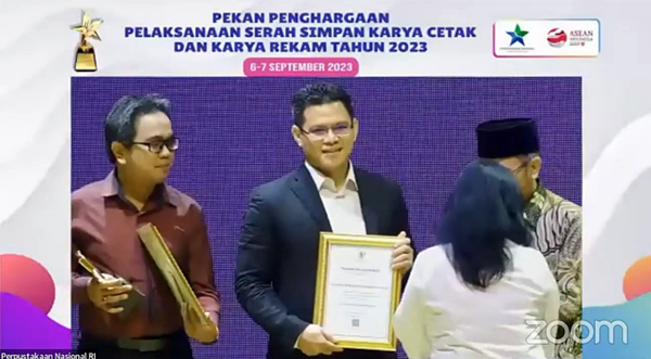 Disiplin Dalam Laksanakan Serah Simpan Karya, Dosen DKV Ini Bawa ITERA Press Raih Penghargaan