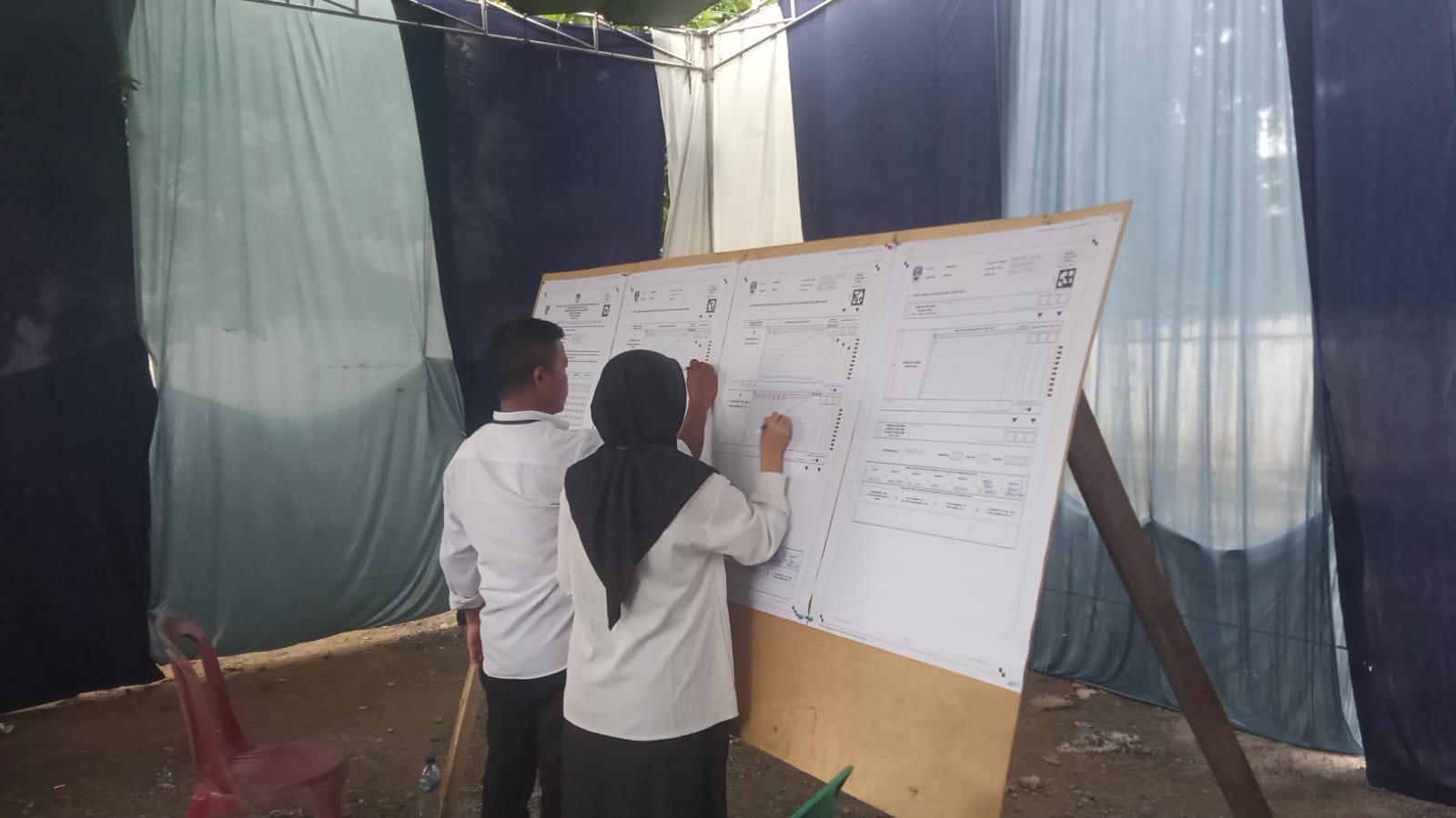 Elfianah Menang Telak di TPS 006 Tempatnya Mencoblos