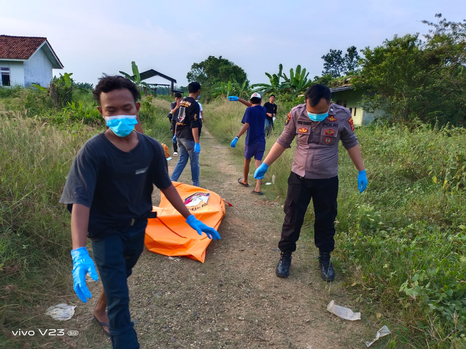 Warga Geger, Mayat Tanpa Identitas Ditemukan Membusuk di Rumah Kosong