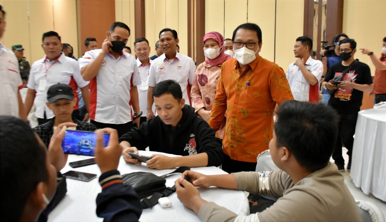 Ribuan Peserta Bersaing di Turnamen E-Sport Wali Kota Metro Cup III