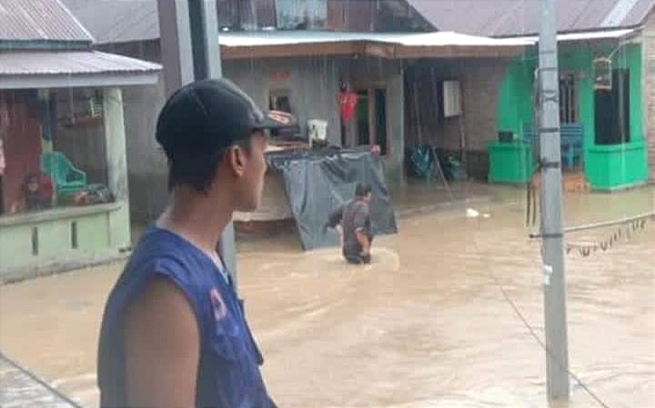 Way Gunung Meluap, Rumah di Bantaran Sungai Terendam