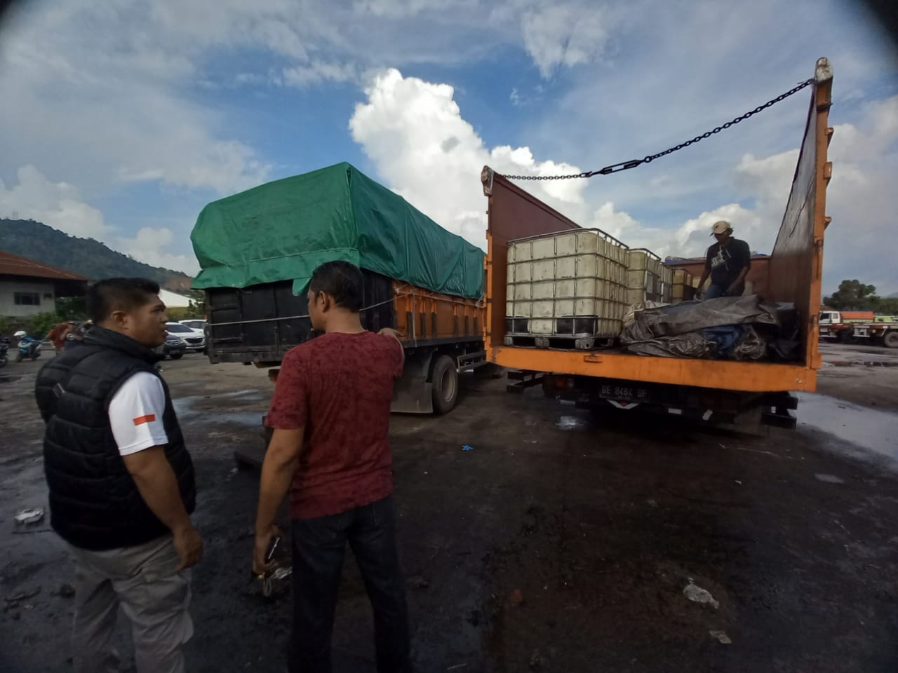 Polda Lampung Amankan Penimbunan BBM Solar di Panjang