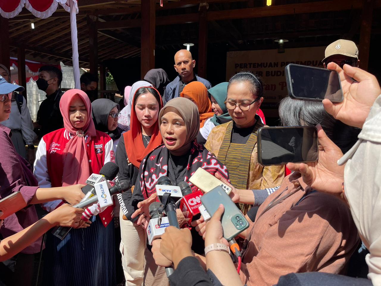 Sambangi Ratusan Petani, Atikoh Ganjar Pranowo Sampaikan Terimakasih