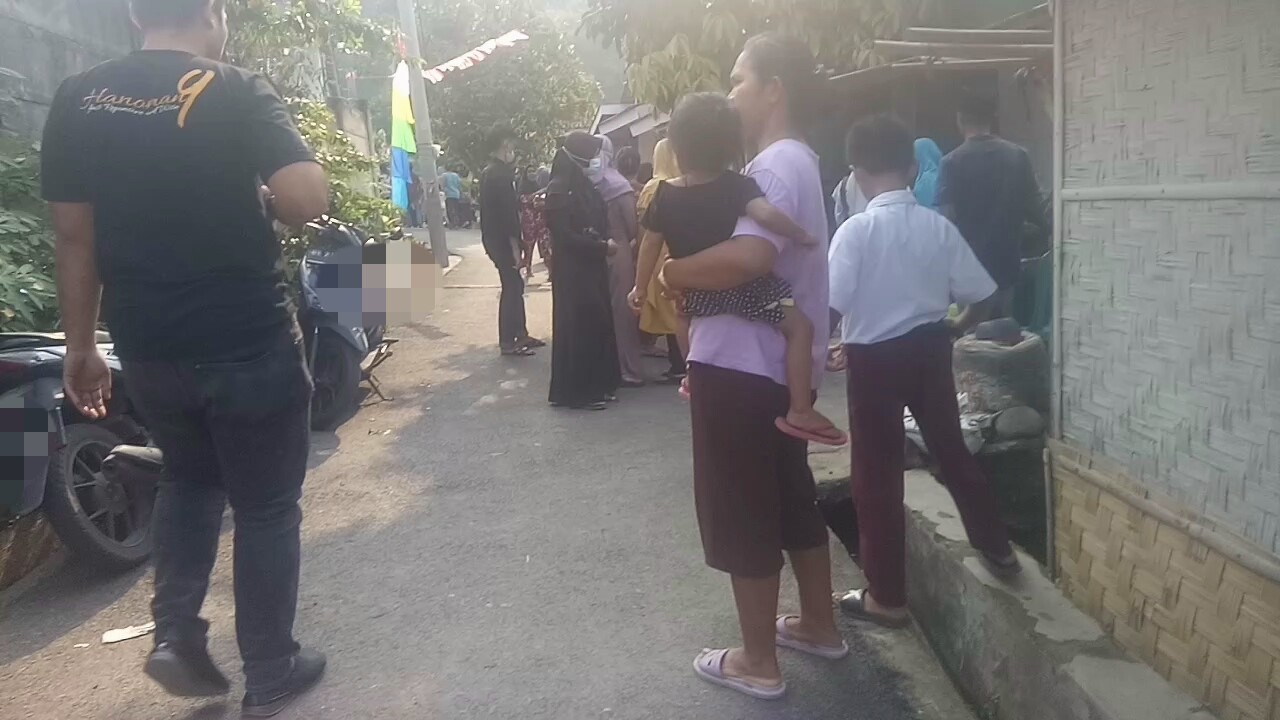 Sisakan Duka Mendalam, Bocah SD yang Tertabrak Mobil Telah Dimakamkan