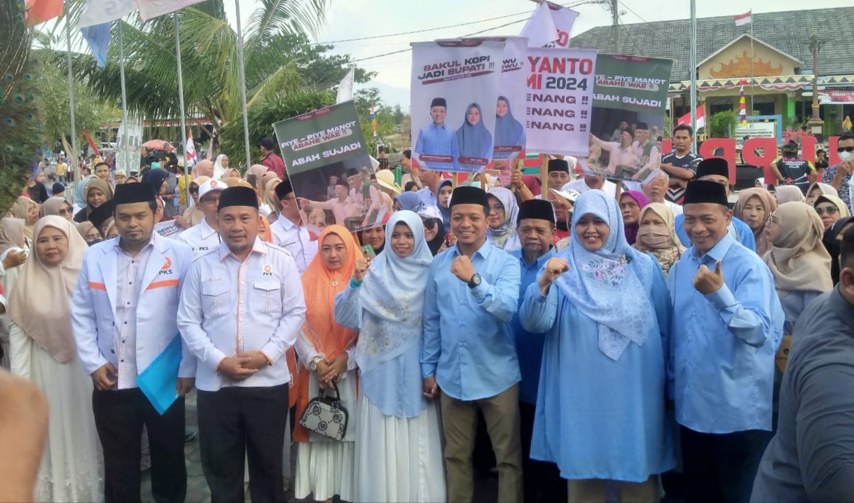 Pasangan Riyanto - Umi Laila Tutup Pendaftaran Bacalon Bupati dan Wakil Bupati di KPU Pringsewu