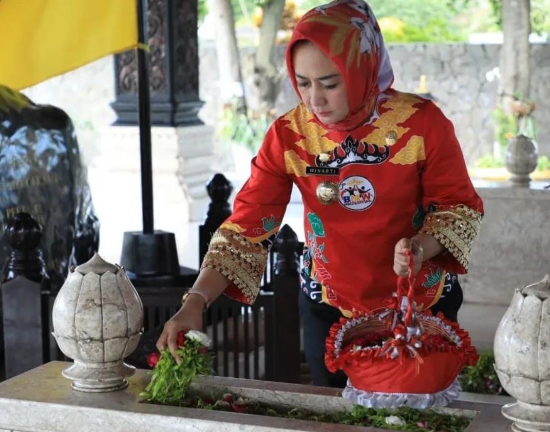 Ziarah ke Makam Bung Karno, Ini Doa Bupati Winarti