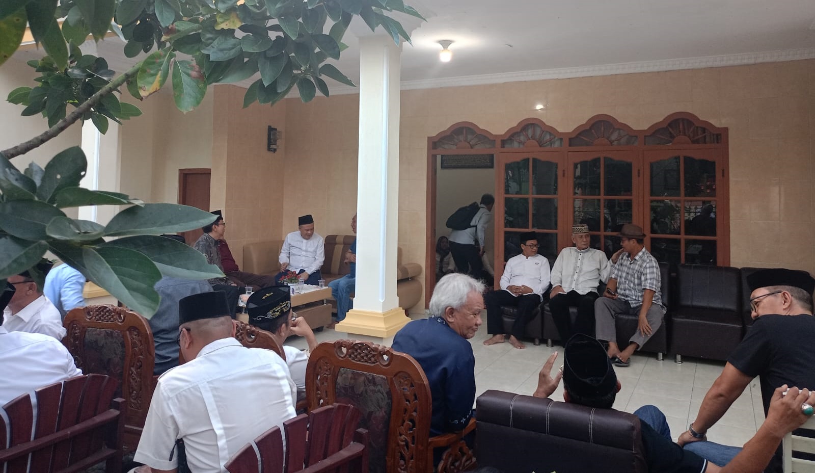 Dikenal Sebagai Tokoh Panutan, KH Arief Mahya Akan Dikebumikan di Tempat Pemakaman Keluarga di Labuhan Ratu