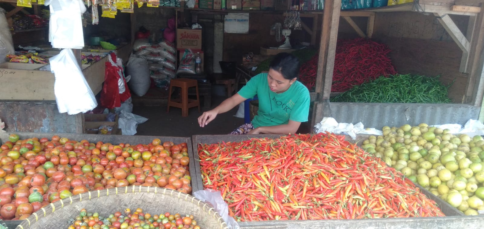 Harga Cabai dan Bawang Merah di Pasar Tradisonal Turun, Berikut Ini Daftar Harga Sembako di Bandar Lampung