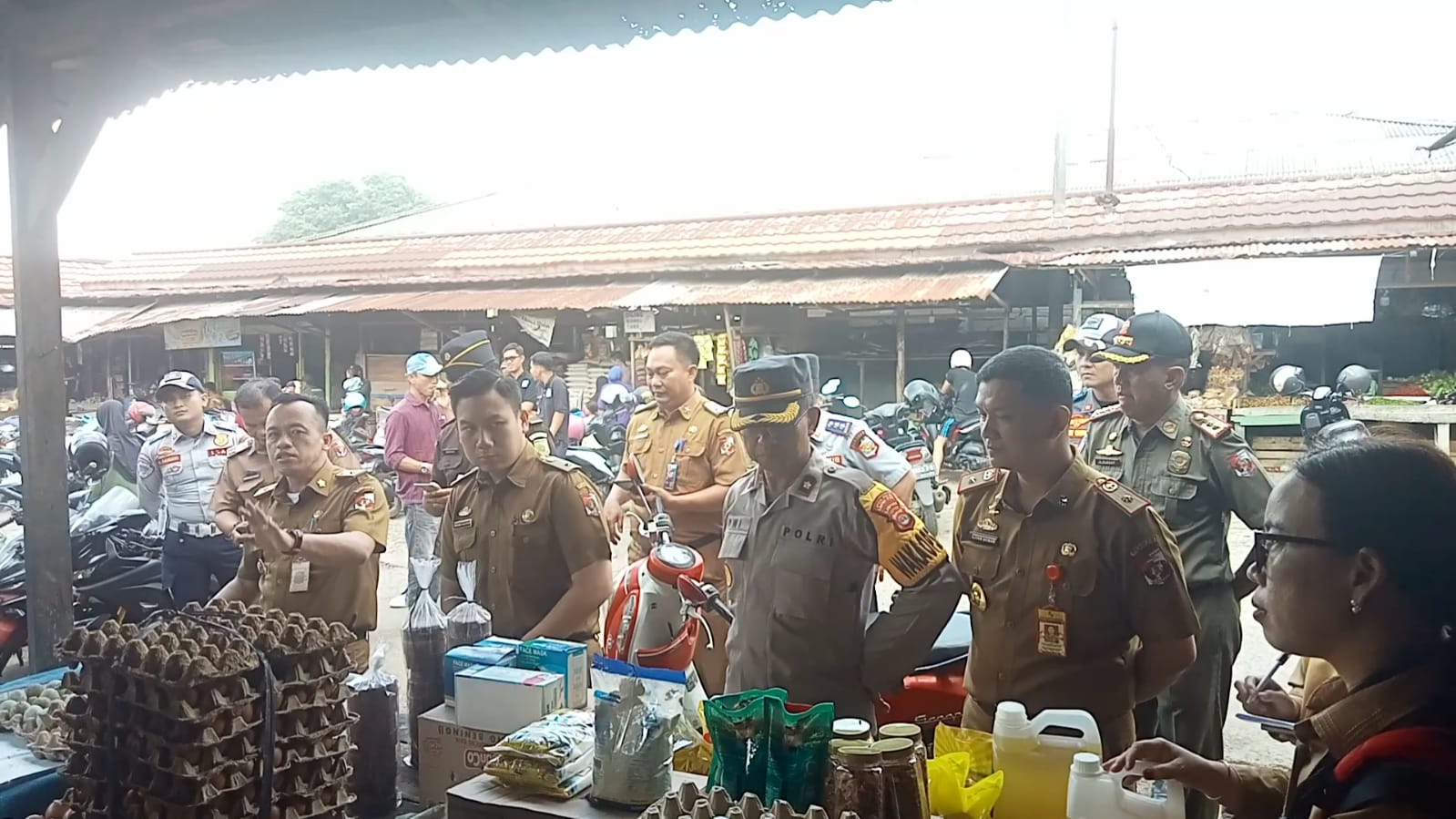 Jelang Nataru, Tim Satgas Lampung Utara Sidak Kebutuhan Pokok, Hasilnya Bikin Terkejut!