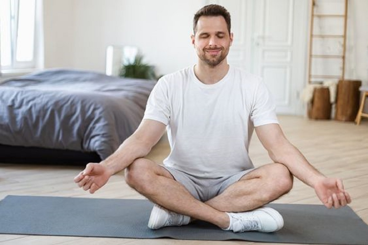 3 Manfaat Meditasi yang Luar Biasa Untuk Mengatasi Stress Melanda, Pekerja Kantoran Wajib Coba!