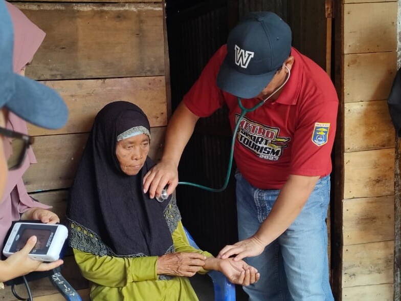 Wujud Kepedulian kepada Masyarakat, Wali Kota Metro Wahdi Berikan Layanan Home Care