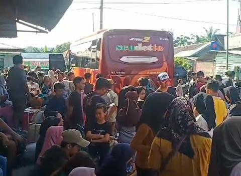 Pemudik Arus Balik di Pesisir Barat Lampung Alami Kepadatan