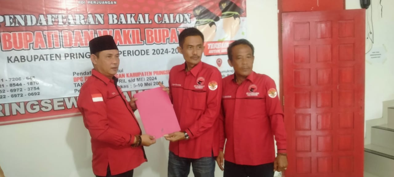 Laksanakan Tiga Pilar, Yulizar Maju Ambil Formulir di PDI P