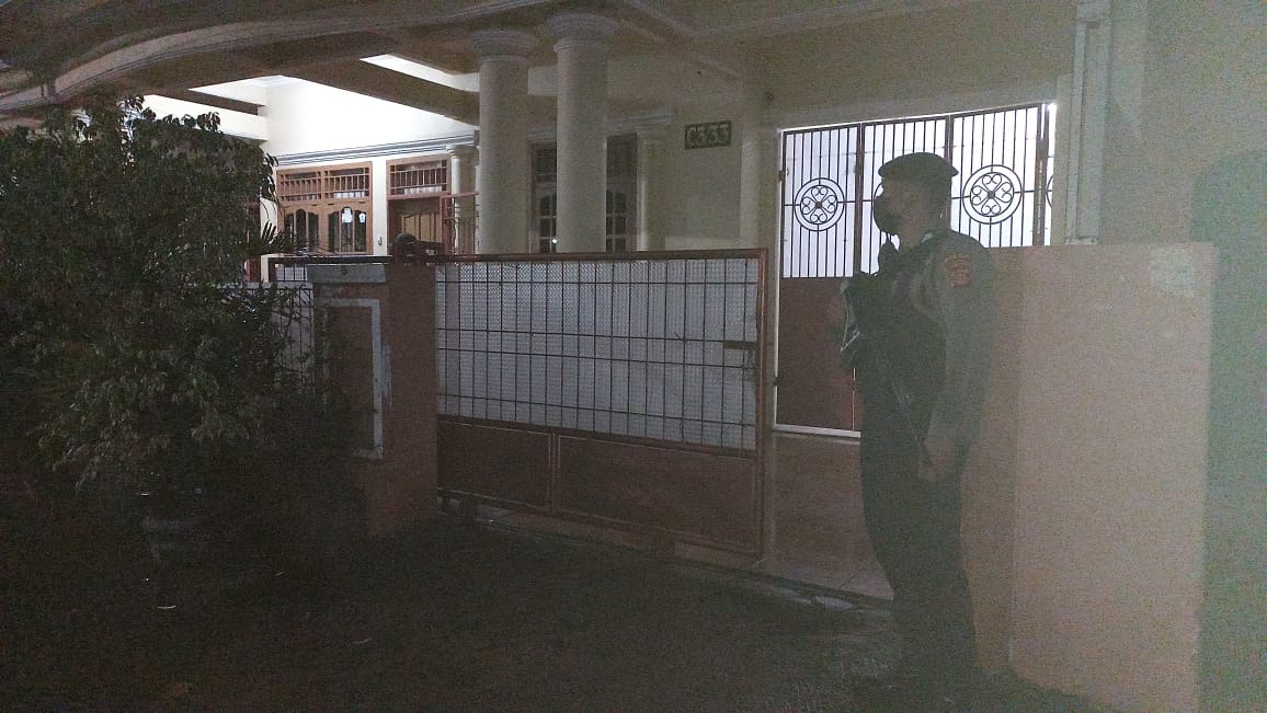 Selesai di Rumah Karomani, Penyidik Geledah Kediaman Senat Nonaktif Unila M. Basri, Apa yang Diambil Ya?
