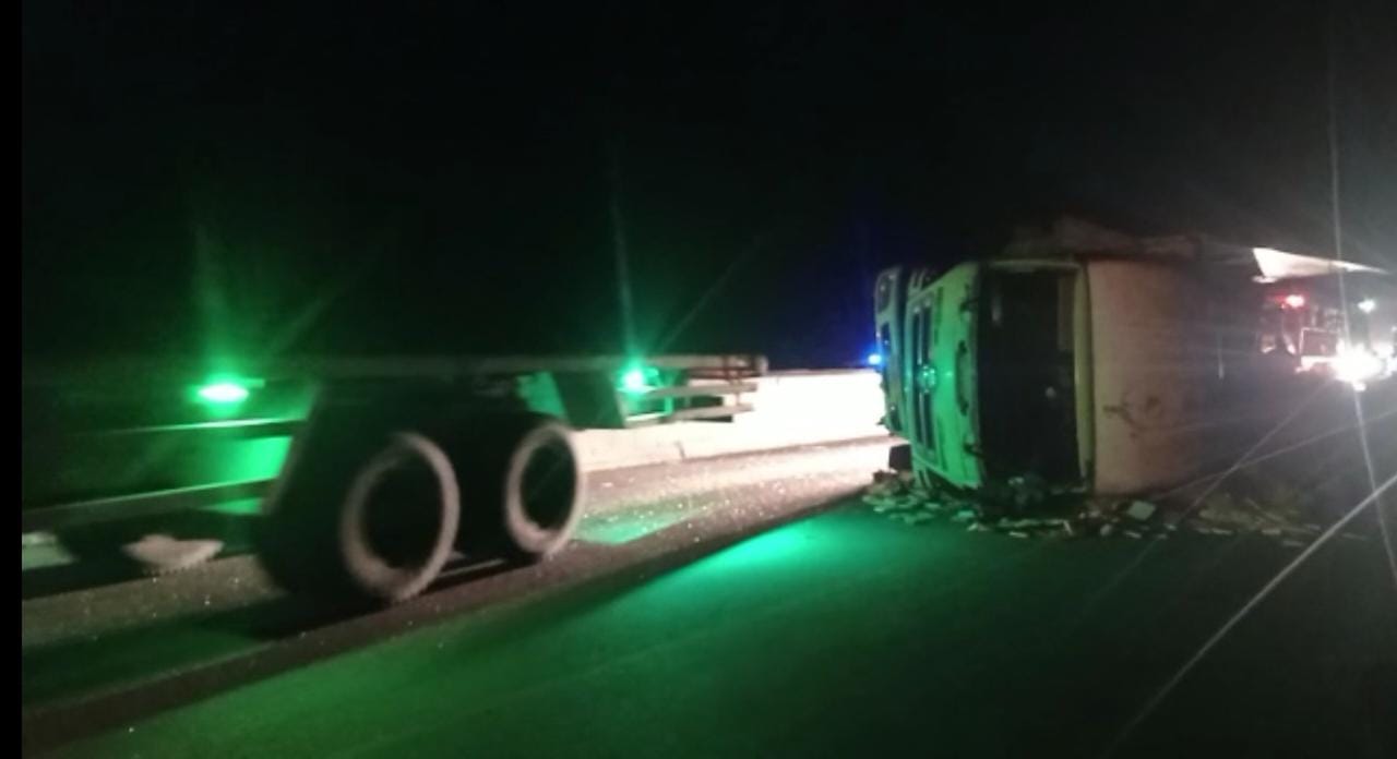 Lakalantas Libatkan Dua Bus dan Truk Fuso di Ruas Tol Terpeka, Satu Orang Meninggal Dunia