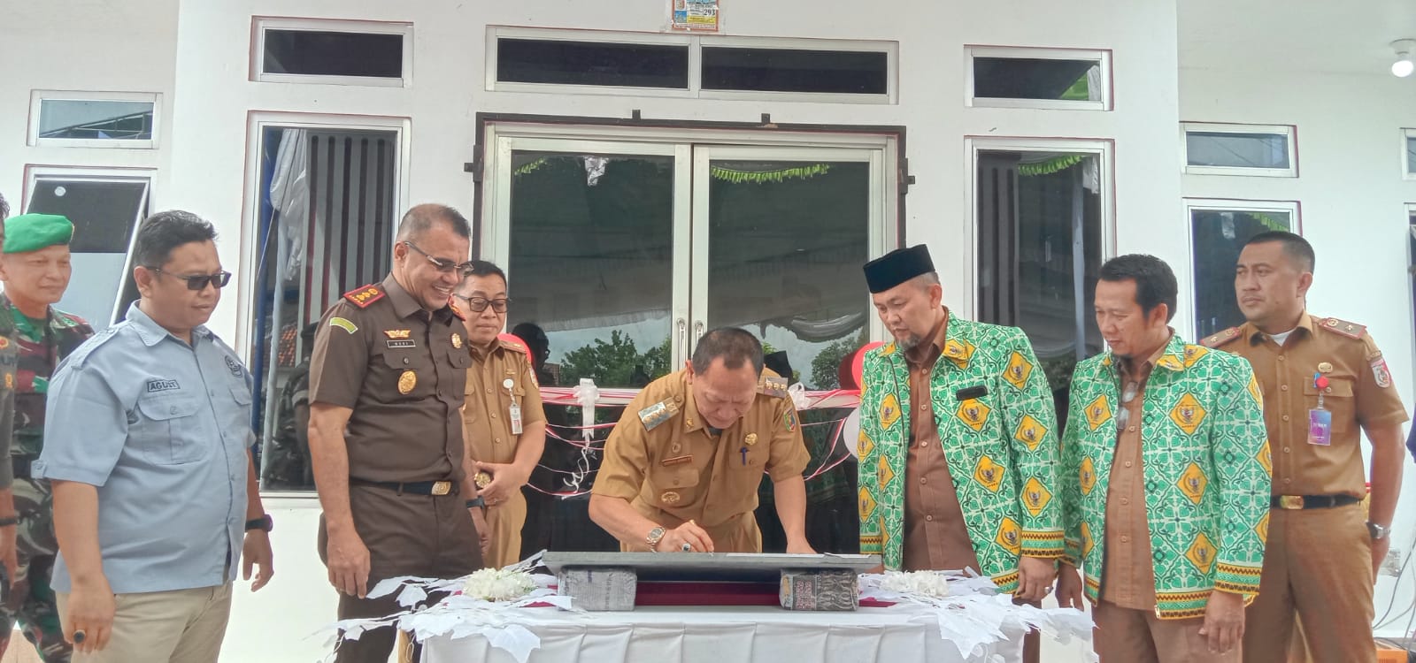 Resmikan Kantor APDESI, Pj Bupati Tulang Bawang Minta Kakam Serius Kelola DD