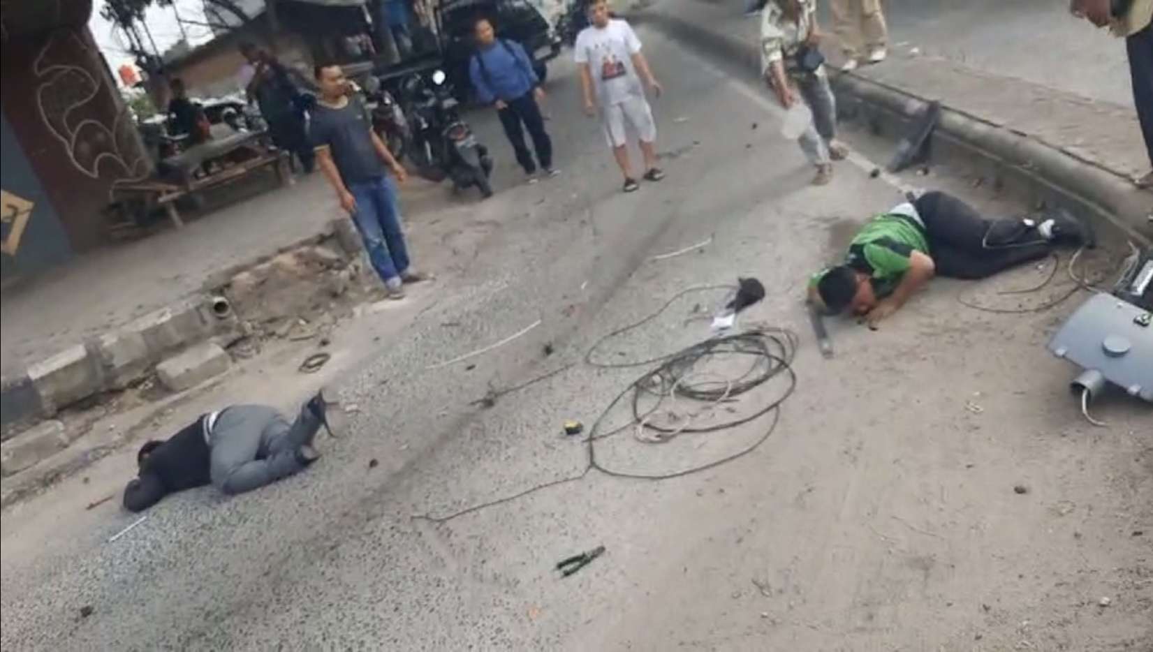Perbaiki LPJU di Flyover Kalibalok Antasari Bandar Lampung, 2 Pekerja Terjatuh, Begini Kondisinya