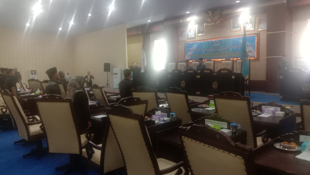 Banyak Anggota DPRD Pesisir Barat Tak Hadir, Sidang Paripurna Ditunda, Ini Nama-namanya