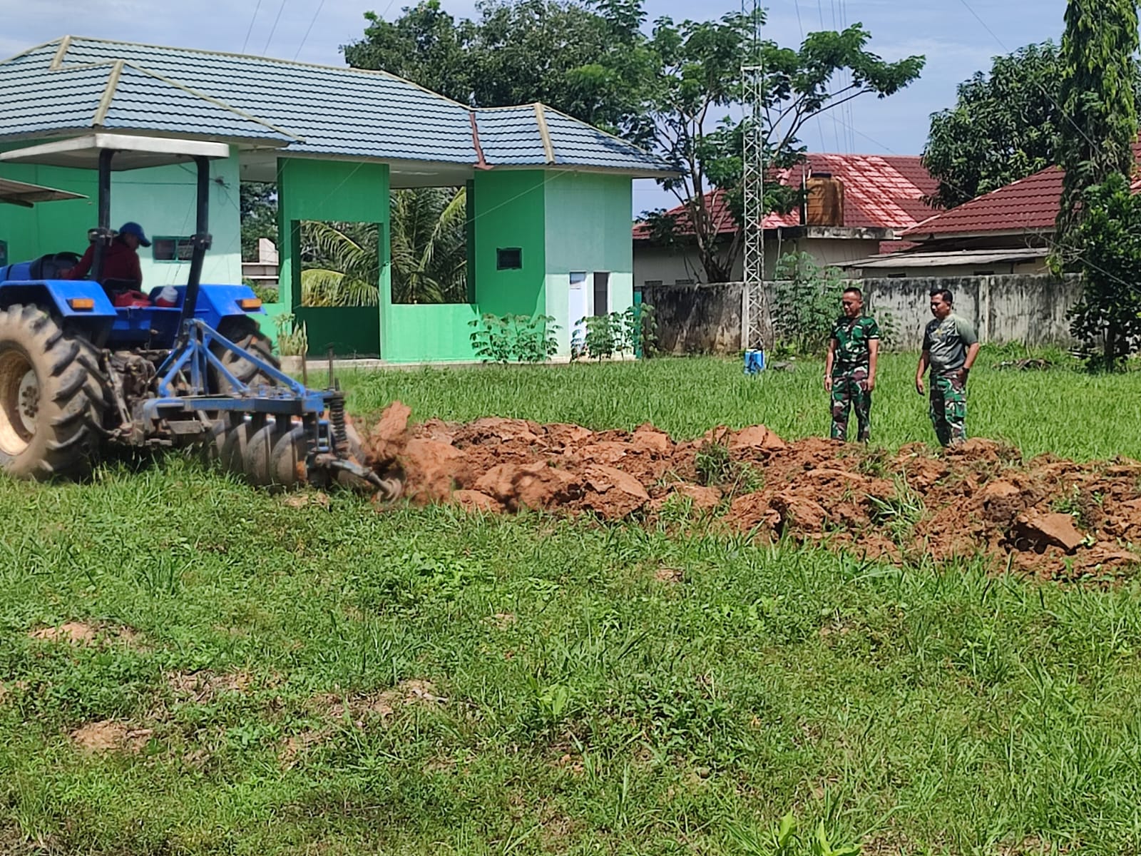 Koramil 426-01/Simpang Pematang Manfaatkan Lahan Kosong untuk Menghasilkan