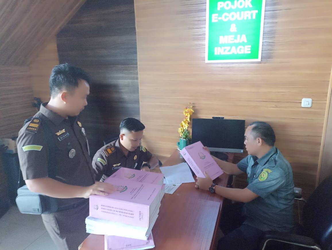 Jaksa Limpahkan Kasus Kontainer Sampah ke Pengadilan