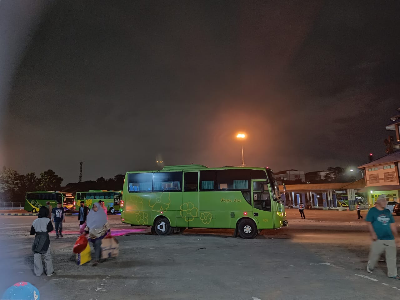 H-2 Mudik Lebaran di Terminal Rajabasa Ada 92 Bus Berangkat dan 58 Bus Datang