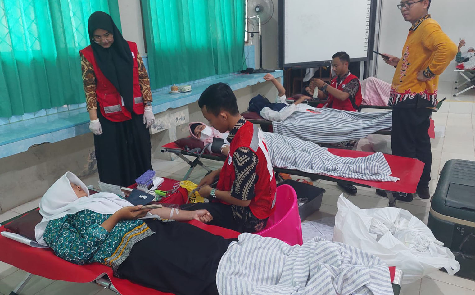 SMAN 1 Tanjung Bintang Kumpulkan 96 Kantong Darah