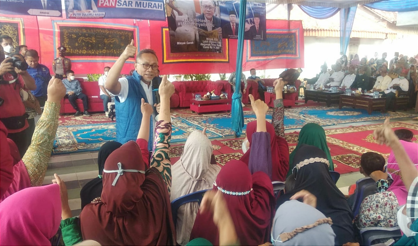 Datang ke Lampung, Mendag Zulkifli Hasan Temukan Harga Minyak Goreng Curah Rp17 Ribu per Liter