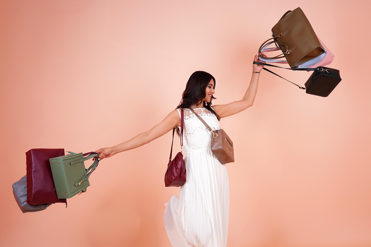 Bahan Tas Berbeda, Simak Cara Mencuci Berdasar Masing-masing Jenis   