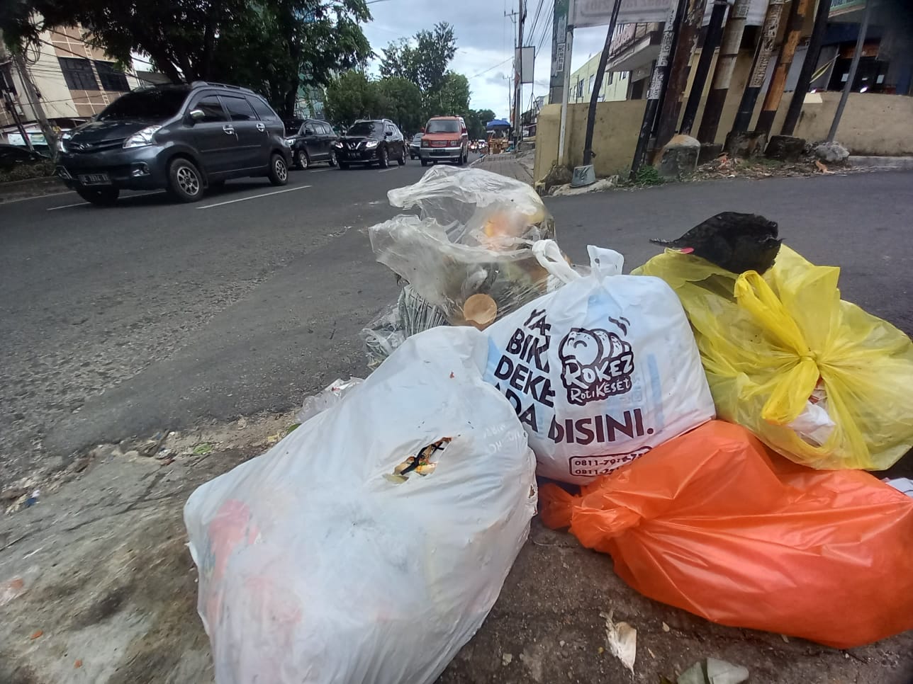 MENUMPUK