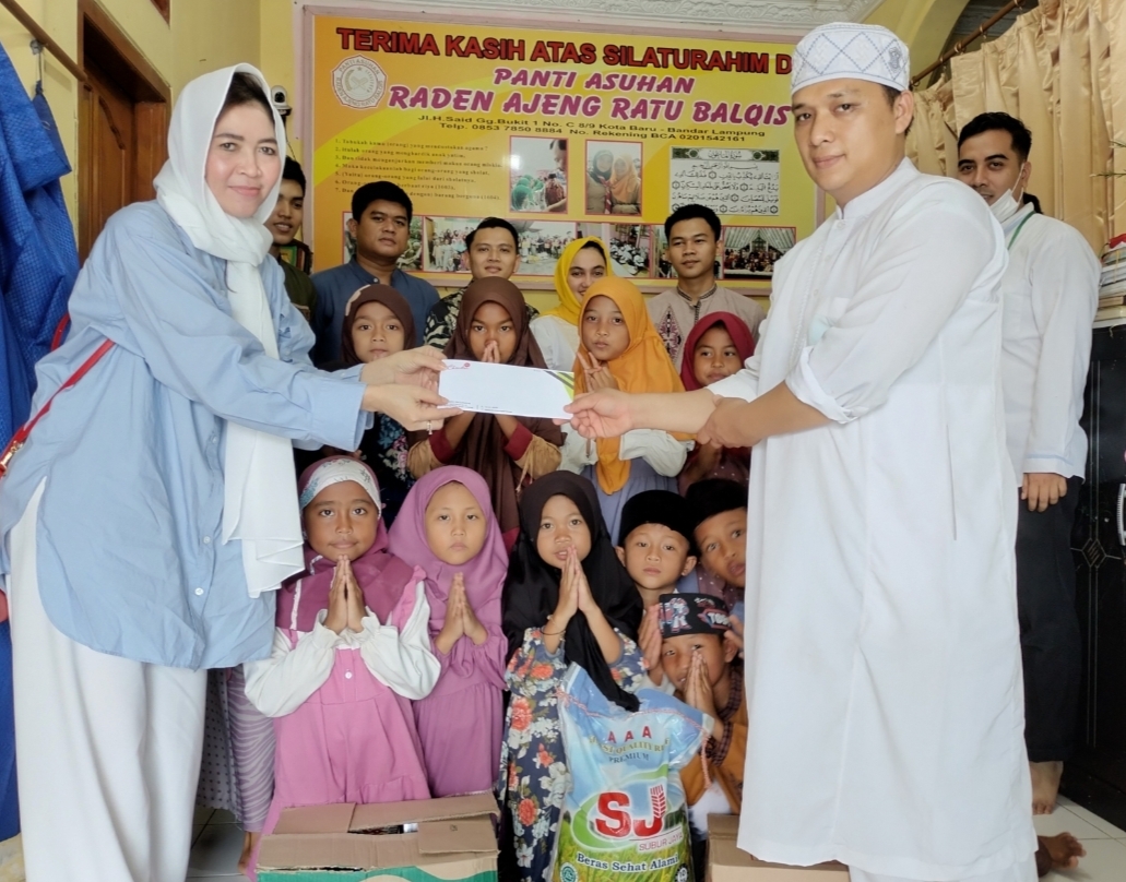 Bentuk Rasa Syukur Re Opening Restaurant Chandra Inn Bandar Lampung Baksos ke Panti Asuhan