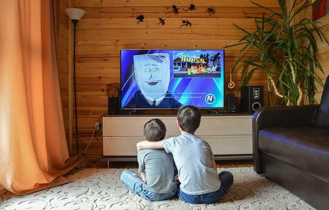 Tanpa Ribet! Cukup Pakai Set Top Box Nonton YouTube Lewat TV Tabung Jadi Mudah