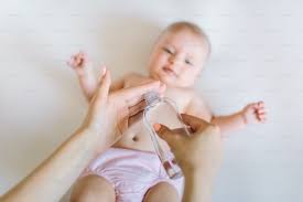 Aman dan Sehat, Ini Manfaat Minyak Telon untuk Kulit Bayi