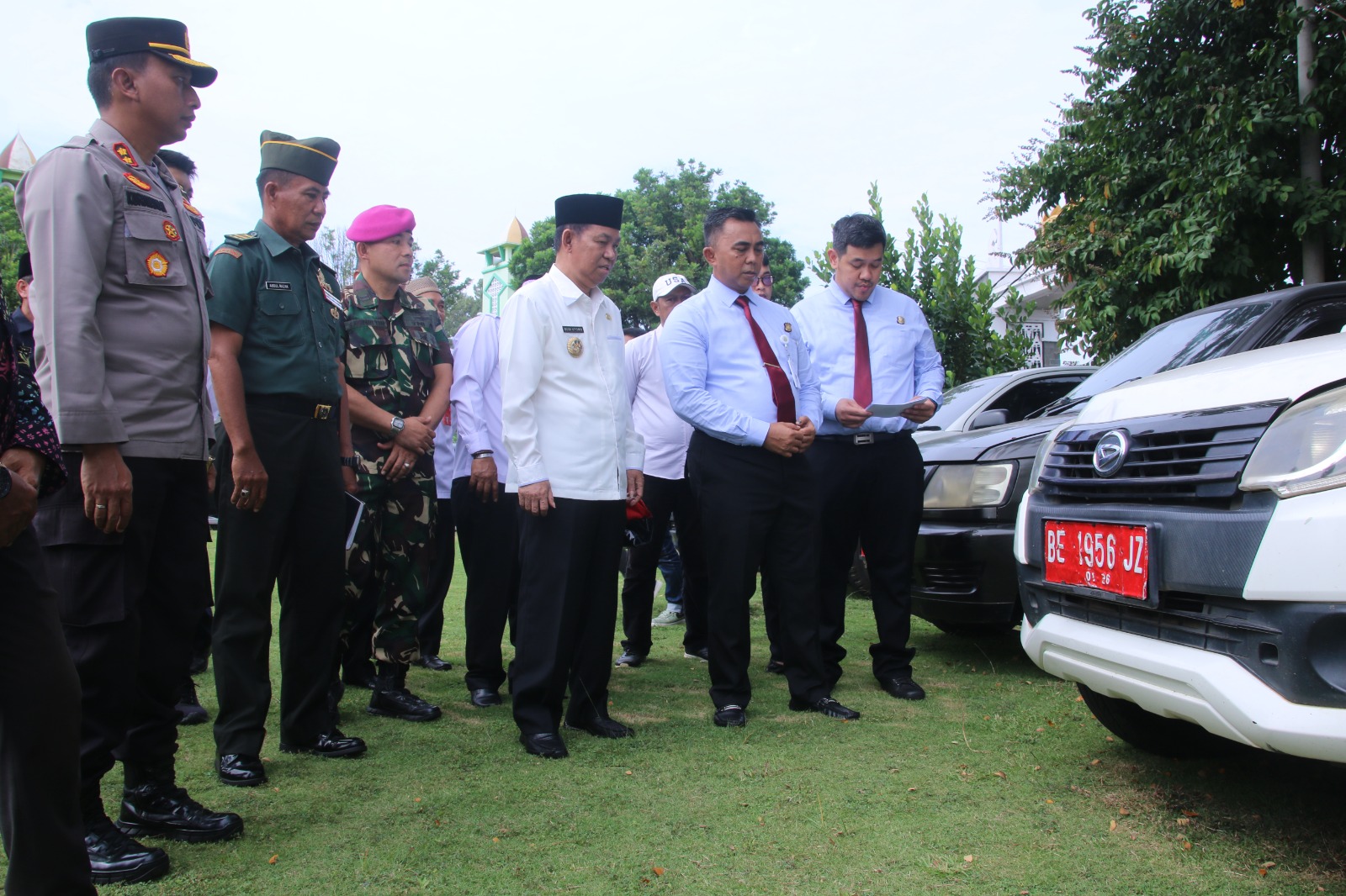 Kejari Lampura Serahkan 22 Unit Kendaraan Dinas Milik Pemkab Lampura