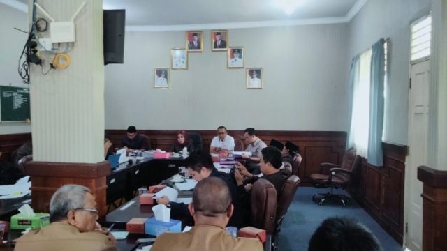Bersama dengan DLHD, Komisi III DPRD Lamsel Bahas Plafon Anggaran APBD 2023