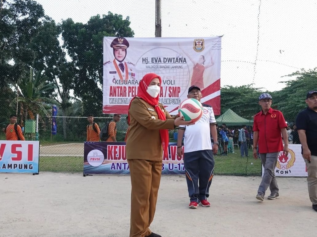 Walikota Eva Dwiana Target 4 Bulan Selesai Pembangunan Gedung Voli Bandar Lampung