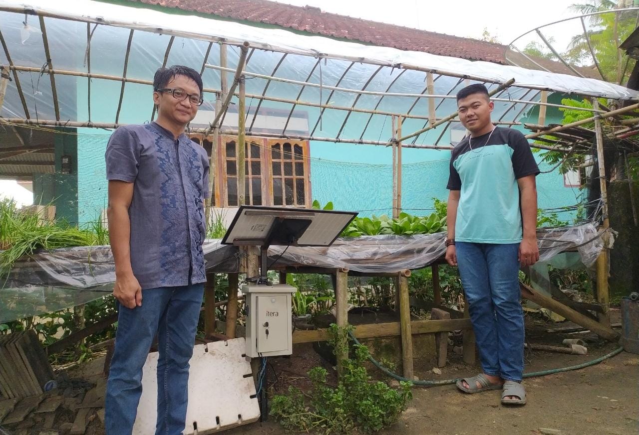 Tim Dosen Teknik Informatika ITERA Ujicoba Sistem Kendali Tanaman Hidroponik pada Kelompok Tani