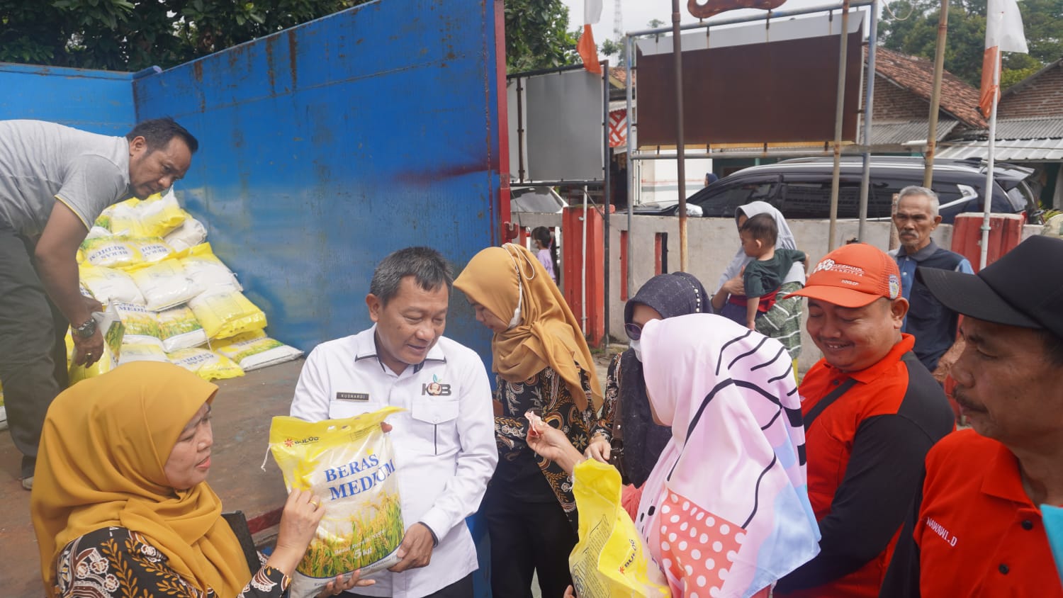 Antisipasi Stabilitas dan Ketersediaan, Bulog Lampung Salurkan 3 Ton Beras ke Masyarakat