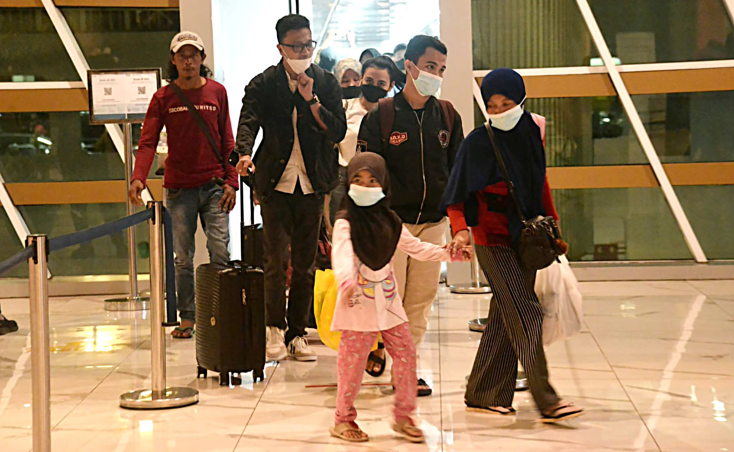 Boleh Lepas Masker di Area Terbuka, Tapi…